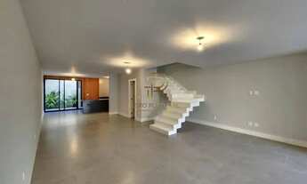 Imagem 2: Casa de condomínio para venda tem 320 metros quadrados com 5 quartos