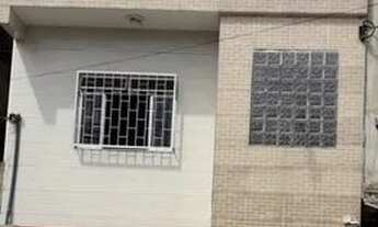 Imagem: Casa de 3 andares Quitinete alugada em