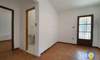 Imagem 3: Casa com 2 dorms para Alugar, 150 m² por R$ 1.300 - Jardim Santo Antônio - Embu das Artes