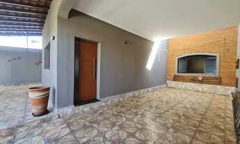 Imagem 3: LO16007 - Casa para Locação - Casa com armários, 3 quartos sendo 1 suíte e área gourmet