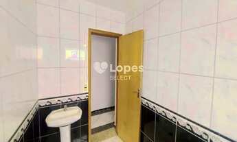 Imagem 3: Casa com varanda, 03 quartos, 02 banheiros, sala, cozinha, área de serviço, quintal e 04 v