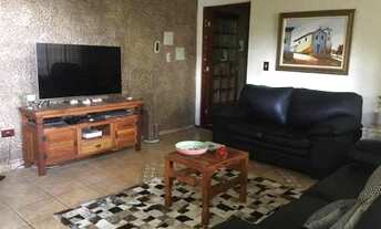 Imagem 2: Casa de condomínio com 384 m2 com piscina privativa com cascata