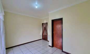 Imagem 6: Geminado com 2 quartos, sala de estar e jantar, 1 banheiro social e área de serviço no bai