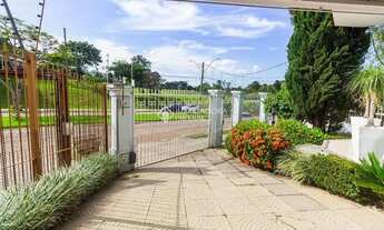 Imagem 5: Imóvel para aluguel possui 339 metros quadrados com 3 quartos em Morro Santana - Porto Ale