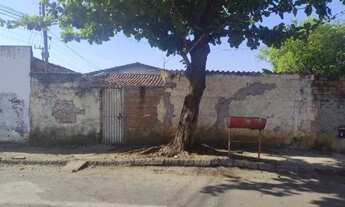 Imagem 3: VENDA URGENTE! NEGOCIÁVEL! Casa Espaçosa e Versátil no Setor Crimeia Leste