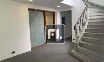 Imagem: Casa com 300 m² ideal para clinicas, show