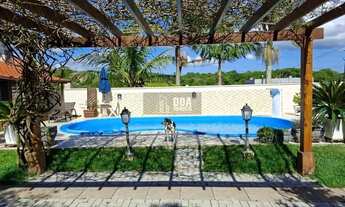 Imagem 3: Casa mobiliada com 04 quartos na Praia do Santinho