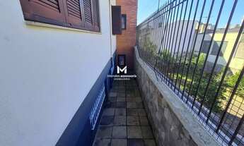 Imagem 3: Ótima casa de esquina com 4 quartos