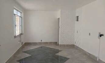 Imagem 2: Casa com 4 Quarto(s) e 2 banheiro(s) para Alugar, 200 m² por R$ 6000 / Mês