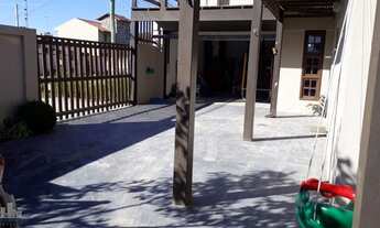 Imagem 5: Sobrado para venda possui 250 metros quadrados com 4 quartos em Laranjal - Pelotas - RS