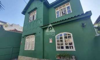 Imagem: Casa de rua à venda, 4 quartos, 2 vagas