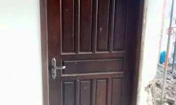 Imagem 3: Porta com forra. Janela e portão vende-se