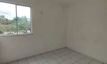 Imagem 4: Turú ao lado da Sede do Sampaio, Ônibus na frente de Condomínio, Área de lazer e piscina