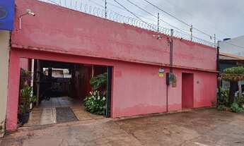 Imagem 3: Casa com placa solar aeroporto velho