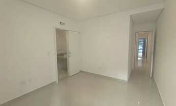 Imagem 7: Sobrado para venda tem 97 metros quadrados com 3 quartos em Ponta da Praia - Santos - SP