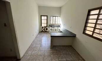 Imagem 4: Casa para aluguel, 3 quartos, 1 suíte, 1 vaga, Martins - Uberlândia/MG