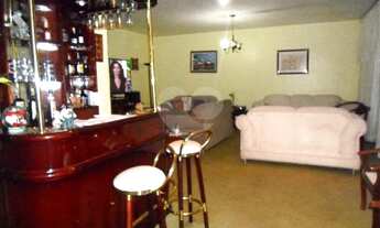 Imagem 6: Amplo sobrado nas Palmas de Tremembé com piscina e churrasqueira