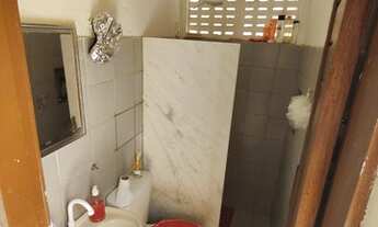 Imagem 2: 2 Casas no Mesmo Terreno! Perfeito para Investimento