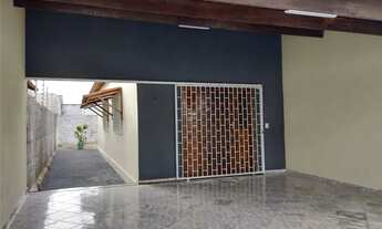 Imagem 2: Casa Ampla, Ventilada e Bem localizada com 3 quartos, sendo 1 suíte