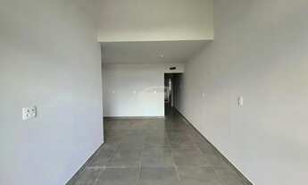 Imagem 2: Com aprox 70m², o imovel possui 02 dormitórios, sendo 01 suíte, sala de estar, cozinha e s