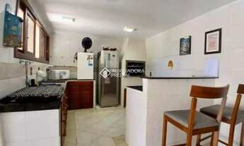 Imagem 4: Auxiliadora Predial aluga, linda casa com 3 quartos, a 200m da Praia do Campeche