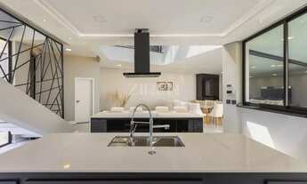 Imagem 4: CASA COM PISCINA COM 4 QUARTOS À 300 METROS DO PARQUE BARIGUI