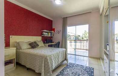 Imagem 7: Casa de Luxo com 4 Suítes, Área de Lazer Completa à Venda em Localização Privilegiada em T