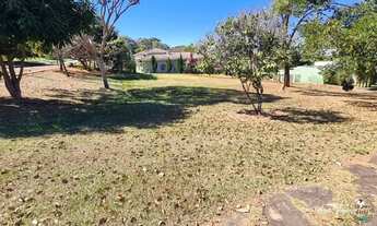 Imagem: Aldeia do Vale Terreno de fundo de vale