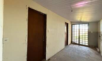 Imagem 5: CASA + SALA COMERCIAL À VENDA NO CONJ. HABITACIONAL SUMATRA I EM APUCARANA