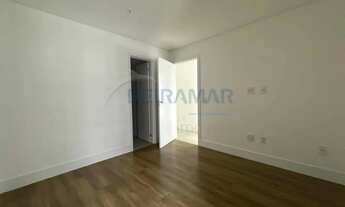 Imagem 7: Apartamento 4 Quartos, 2 Suítes, 2 Semi-Suítes, 2 Vagas de Garagem à Venda no New York - P