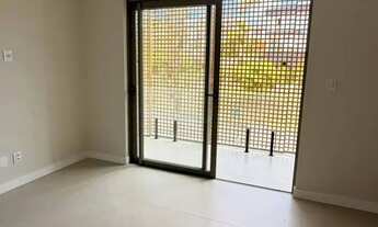 Imagem 3: Casa a venda em Alphaville Litoral Norte 2 com 4 suites piscina e área gourmet nova