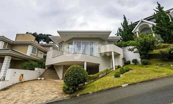 Imagem: Casa em Condomínio com 4 Suítes e Piscina