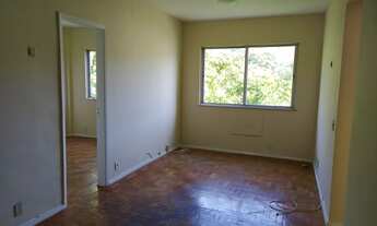 Imagem 2: Laranjeiras, Rua Belizário Távora, sala, 2 quartos, 2 vagas