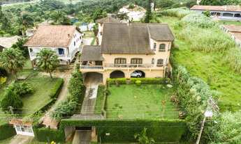 Imagem 3: Casa para aluguel e venda possui 549 metros quadrados com 3 quartos