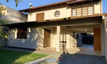 Imagem: Sobrado 04 dormitórios e piscina no Atami