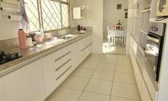 Imagem 5: Casa para venda possui 290 metros quadrados com 4 quartos em Centro - Araguari - MG