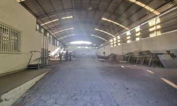 Imagem 2: Galpão com 800m², 1 escritório de 20 m² + vestiário c/ chuveiros