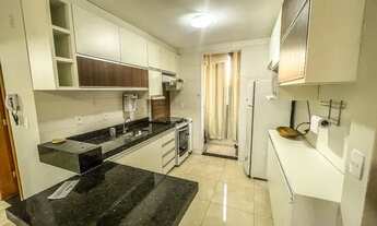 Imagem 3: Apartamento mobiliado para locação. Possui 2 quartos com armários embutidos e v