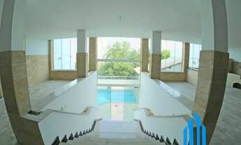 Imagem 4: Triplex de alto padrão com vista para o mar na Enseada Verde