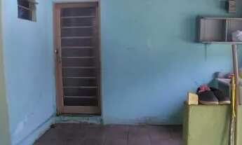 Imagem 2: VENDO UMA CASA Casa com 2 dormitórios