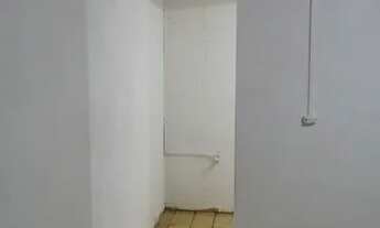 Imagem 4: Casa aluga 550 quarto cozinha e banheiro