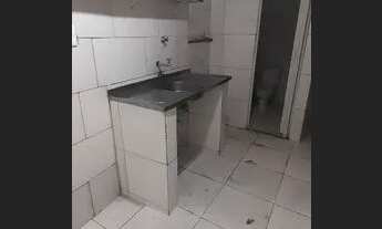 Imagem 7: Centro Gamboa Lojas com 35 e 60 metros metros R$ 800,00 e R$ 1.300,00