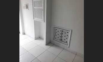 Imagem 3: Centro Gamboa Lojas com 35 e 60 metros metros R$ 800,00 e R$ 1.300,00