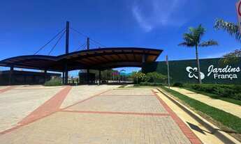 Imagem: Belíssimo sobrado à venda possui 378 m2