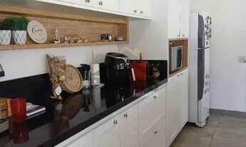 Imagem 7: Aconchegante, integrada, casa térrea e grande terreno gramado no Condomínio Terras de Sant