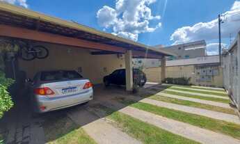 Imagem 3: Casa Geminada com entrada coletiva, 03 quartos sendo 01 com suíte, 02 vagas no Bairro Euro