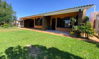 Imagem 2: Casa e Sobrado de 4 dormitórios à Venda - Xangri-lá