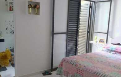 Imagem 2: Casa para venda tem 160 metros quadrados com 3 quartos em Embaré - Santos - SP