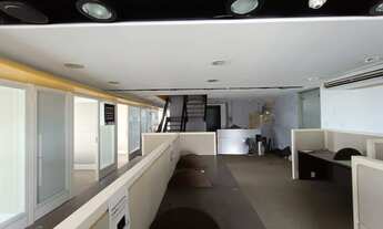 Imagem 2: Andar corporativo com 270 metros quadrados com 10 salas e 18 baias de trabalho