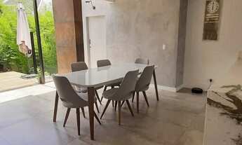 Imagem 2: Casa para venda possui 225 m2 com 3 quartos em Jardim das Américas - Curitiba - PR